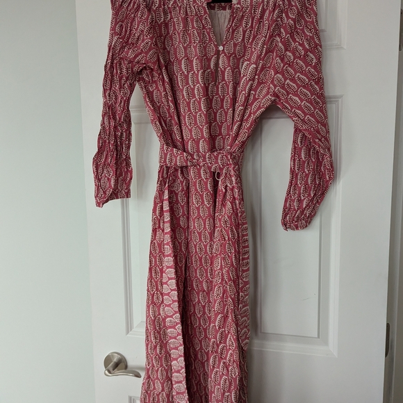 Pink Patterned Caftan - Picture 3 of 3